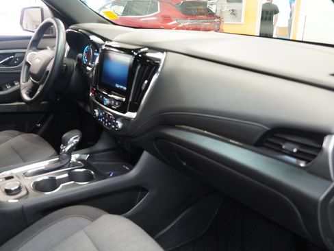 Used 2023 Chevrolet Traverse LT FWD image 31