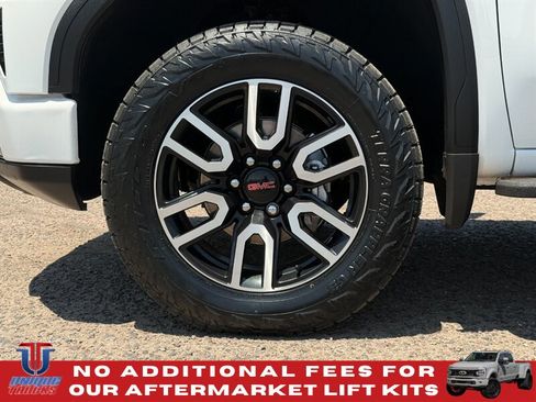 Used 2024 GMC Sierra 1500 AT4 w/ Technology Package AWD/4WD image 13