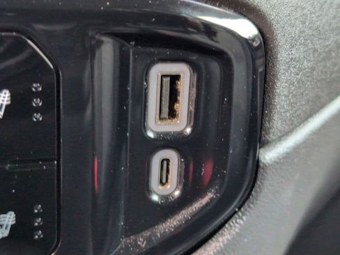 Used 2025 GMC Sierra 1500 SLT image 31