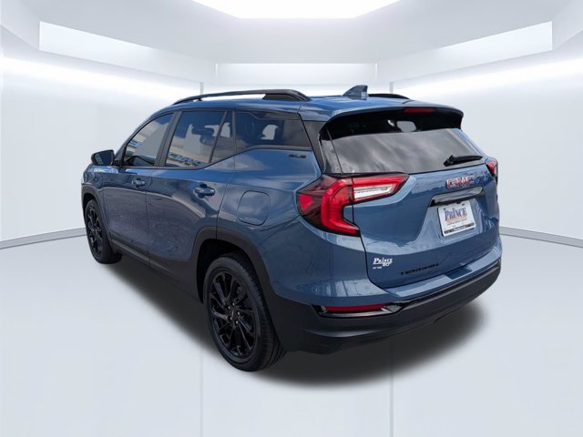 Used 2024 GMC Terrain SLE w/ Driver Convenience Package FWD image 5