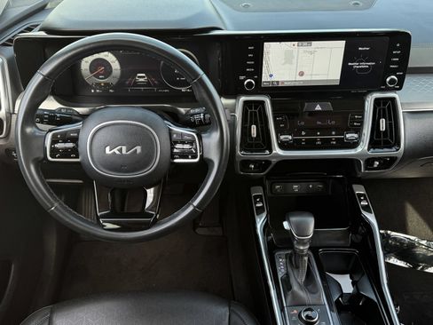 Used 2023 Kia Sorento SX AWD/4WD image 13