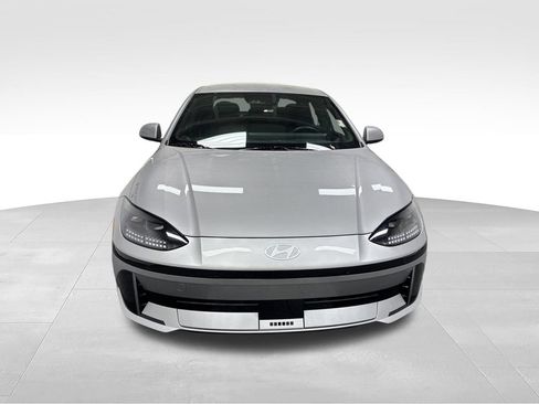 Used 2024 Hyundai Ioniq 6 SE RWD image 2