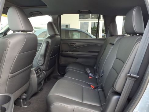Used 2023 Honda Passport EX-L image 10
