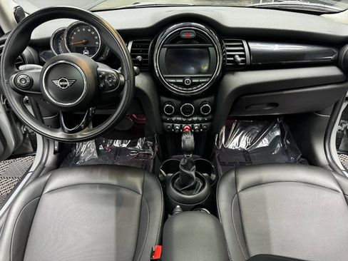Used 2019 MINI Cooper 4-Door Hardtop w/ Premium Package image 38