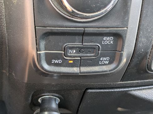 Used 2021 RAM 1500 Classic SLT AWD/4WD image 24