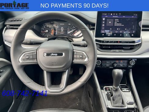 Used 2024 Jeep Compass Limited AWD/4WD image 9