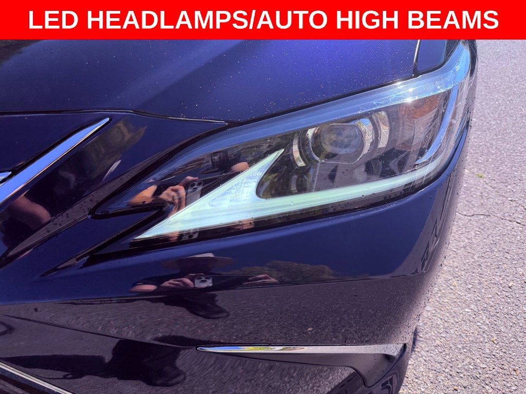 Certified 2022 Lexus ES 300h w/ Premium Package FWD image 9