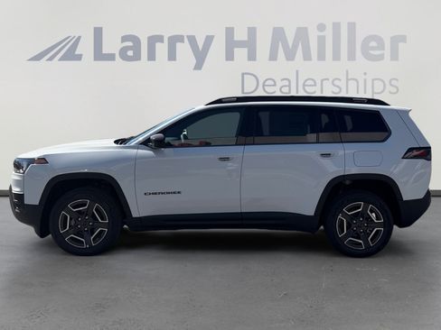 New 2026 Jeep Cherokee Laredo AWD/4WD image 2
