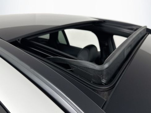 Certified 2022 Mercedes-Benz GLC 300 image 23