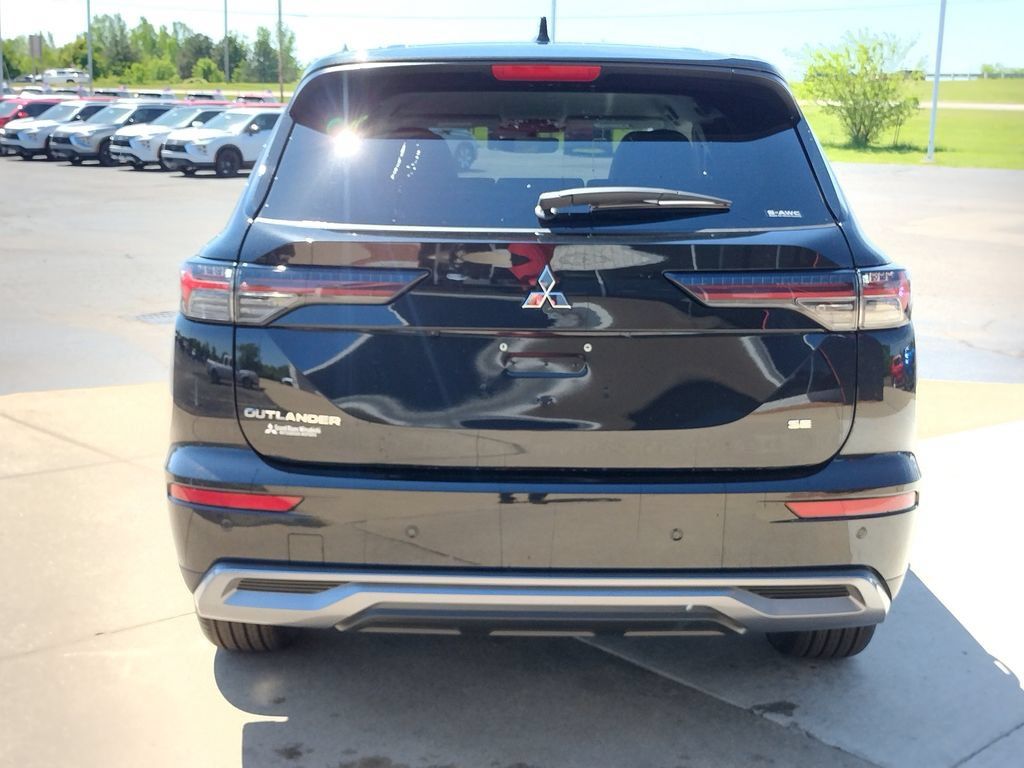 New 2026 Mitsubishi Outlander SE AWD/4WD image 17