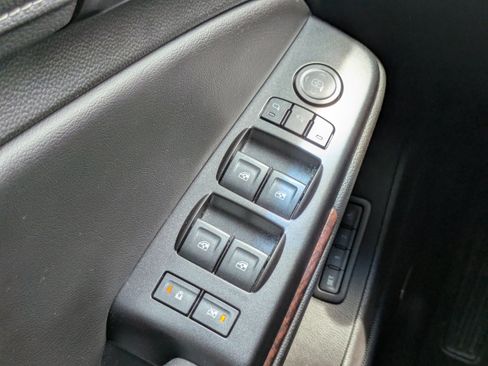 Used 2018 GMC Yukon XL SLT AWD/4WD image 34