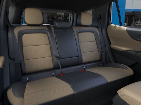New 2026 Chevrolet Equinox ACTIV w/ Convenience Package III FWD image 17