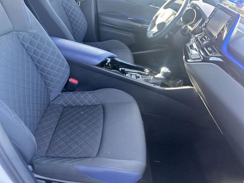 Used 2021 Toyota C-HR XLE image 15