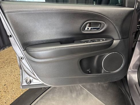 Used 2016 Honda HR-V EX-L image 10