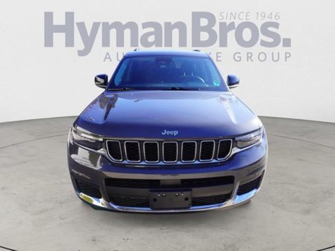 Used 2022 Jeep Grand Cherokee L Laredo w/ Luxury Tech Group I AWD/4WD image 2