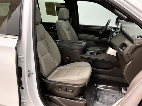 Used 2023 Chevrolet Tahoe LT w/ Luxury Package RWD image 9