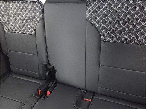 Used 2025 GMC Acadia Denali w/ Super Cruise Package image 11