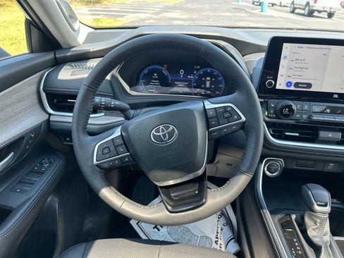 Used 2026 Toyota Grand Highlander AWD Hybrid image 15