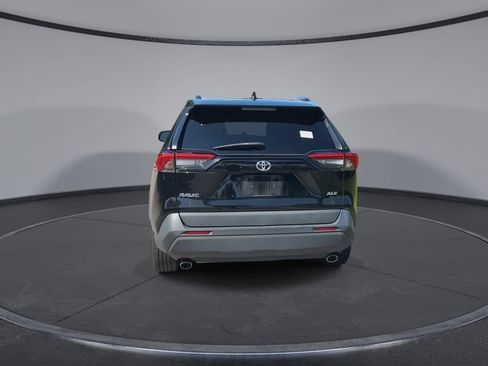 Used 2020 Toyota RAV4 XLE FWD image 7