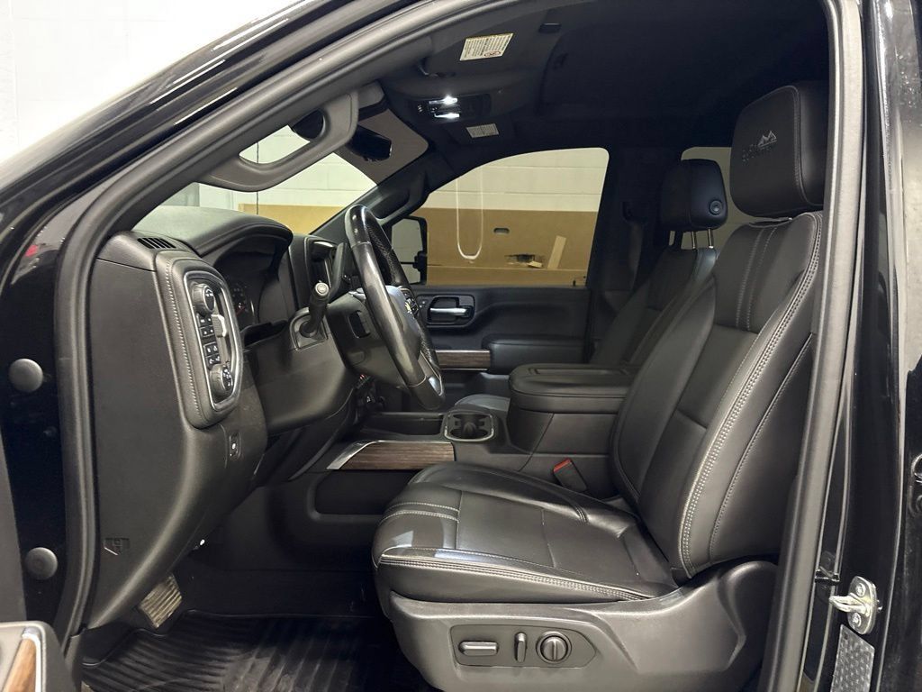 Used 2020 Chevrolet Silverado 3500 High Country AWD/4WD image 18