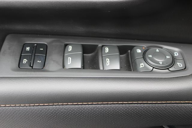 Used 2023 GMC Yukon AT4 w/ AT4 Premium Package AWD/4WD image 15