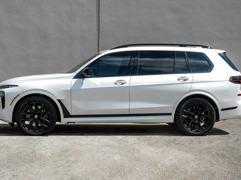 Used 2025 BMW X7 M60i AWD/4WD image 14