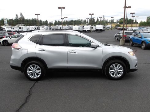 Used 2014 Nissan Rogue SV w/ SV Family Package AWD/4WD image 6