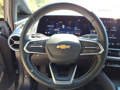 Used 2024 Chevrolet Equinox EV LT FWD image 18