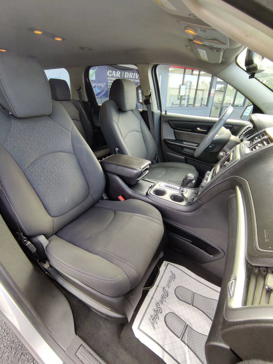 Used 2016 GMC Acadia SLE FWD image 11