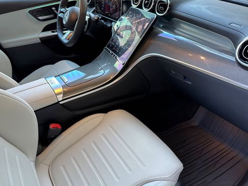 Used 2024 Mercedes-Benz GLC 300 4MATIC image 20