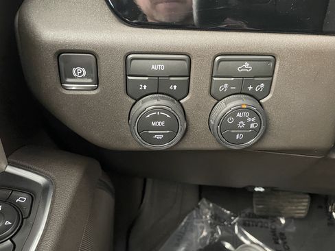 Used 2026 Chevrolet Silverado 1500 RST w/ RST Select Package AWD/4WD image 31