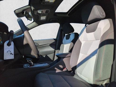 New 2026 Chevrolet Trax RS w/ Sunroof Package FWD image 4