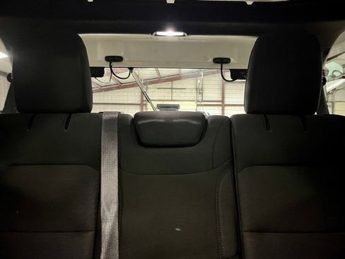 Used 2020 Jeep Wrangler Unlimited Sahara image 11