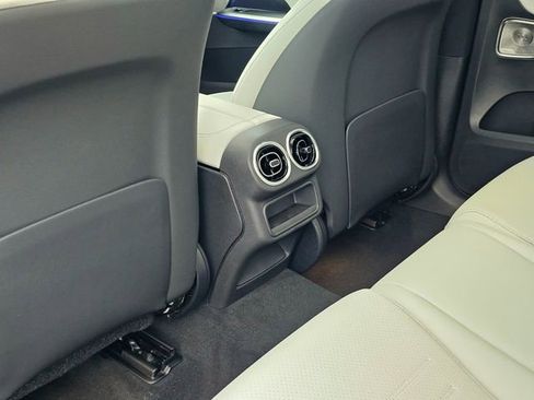 New 2026 Mercedes-Benz GLC 300 4MATIC image 24