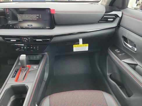 New 2026 Nissan Kicks SR FWD image 19