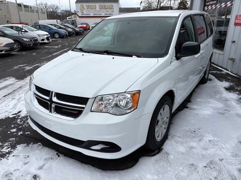 Used 2017 Dodge Grand Caravan SE w/ Power Window Group image 6