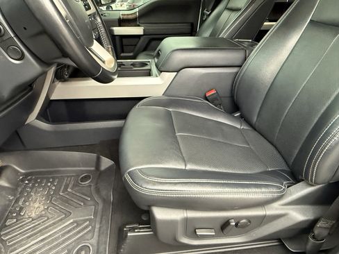 Used 2022 Ford F250 Lariat w/ Black Appearance Package image 20