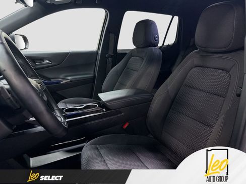 Used 2025 Chevrolet Equinox LT w/ Safety and Technology Package FWD image 21
