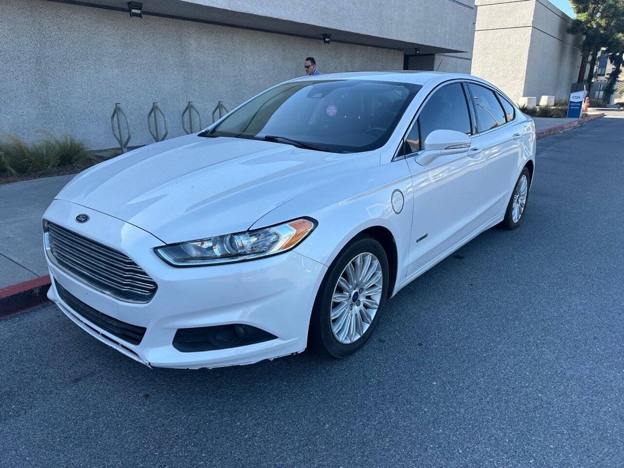 Used 2016 Ford Fusion Energi SE w/ Driver Assist Package FWD image 1