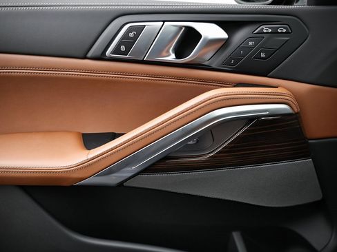 New 2026 BMW X6 xDrive40i w/ Climate Comfort Package image 15