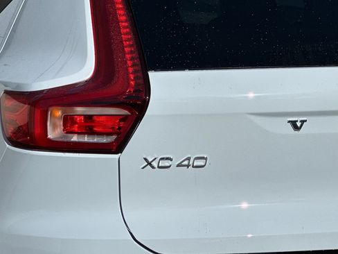 New 2026 Volvo XC40 B5 Plus w/ Protection Package Premier image 7