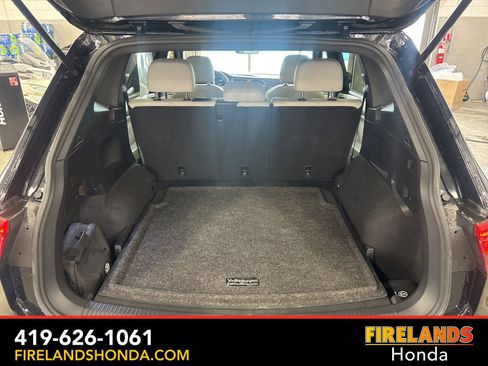 Used 2023 Volkswagen Tiguan SE R-Line image 30