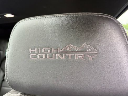 Used 2020 Chevrolet Silverado 1500 High Country w/ Technology Package AWD/4WD image 17