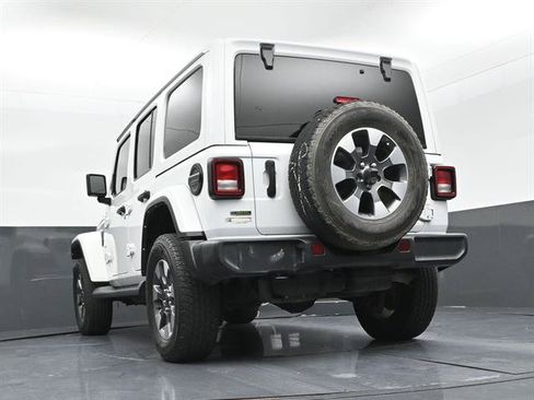 Used 2022 Jeep Wrangler Unlimited Sahara AWD/4WD image 35