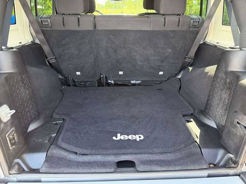 Used 2015 Jeep Wrangler Unlimited Sahara w/ Trailer Tow Group AWD/4WD image 14
