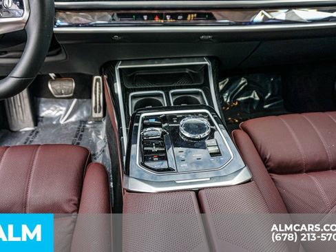 Used 2025 BMW i7 eDrive50 w/ M Sport Package image 43