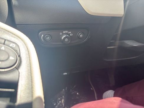 Used 2023 Buick Encore GX Select FWD image 19