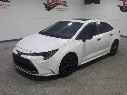 Used 2022 Toyota Corolla XLE image 1