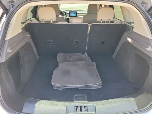 Certified 2022 Lincoln Corsair FWD image 10