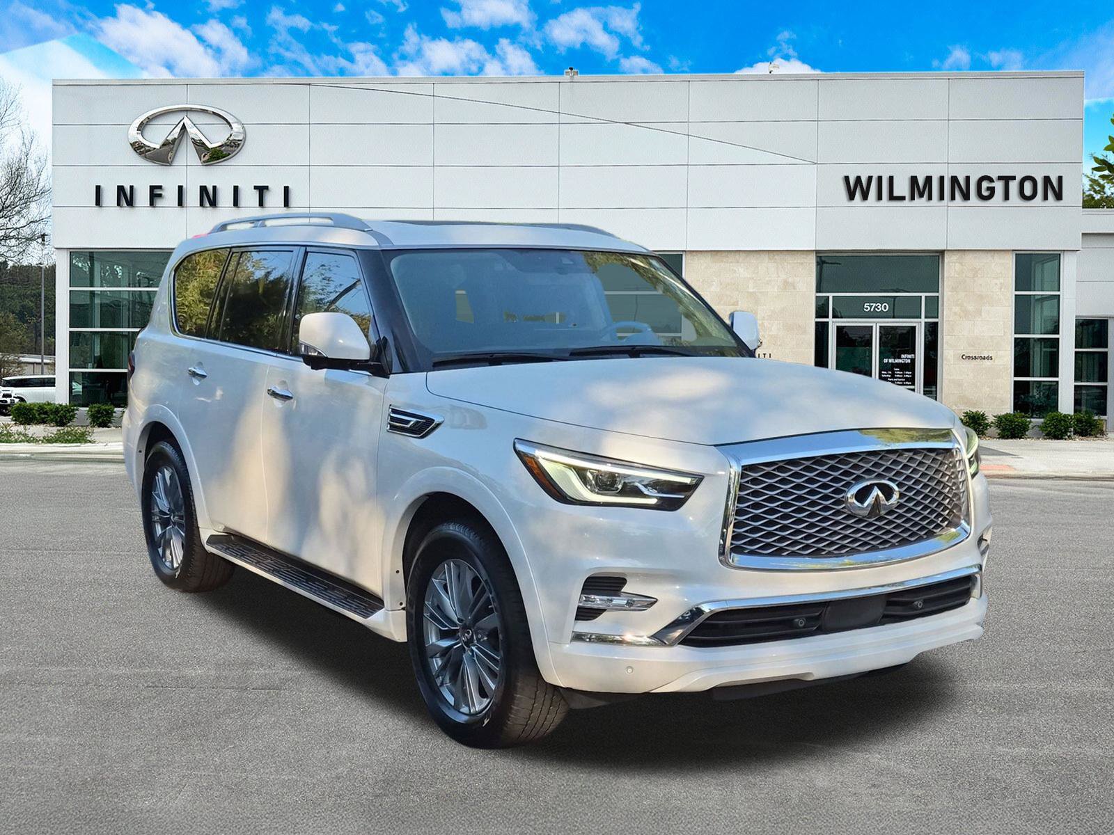 Used 2023 INFINITI QX80 Luxe w/ Cargo Package RWD image 1